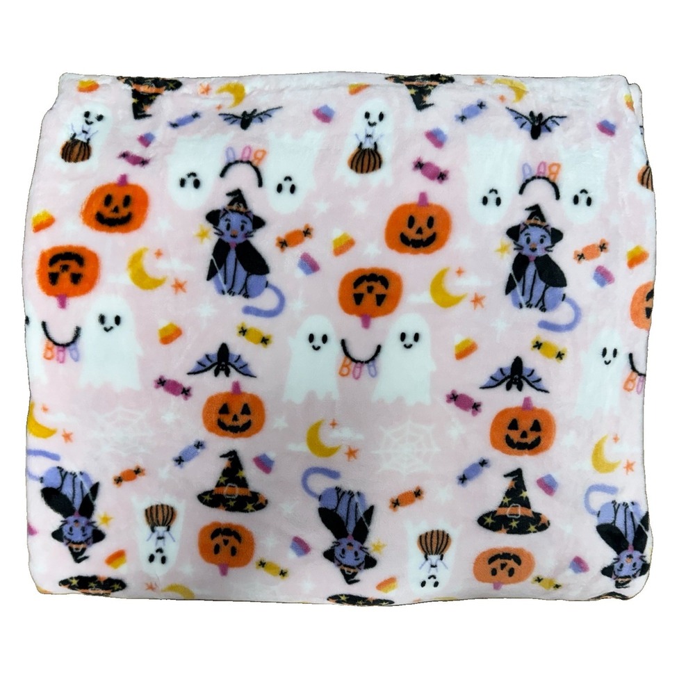 NWOT Halloween Throw Blanket Modern Kids Pink With Witchy Black Cats Ghosts